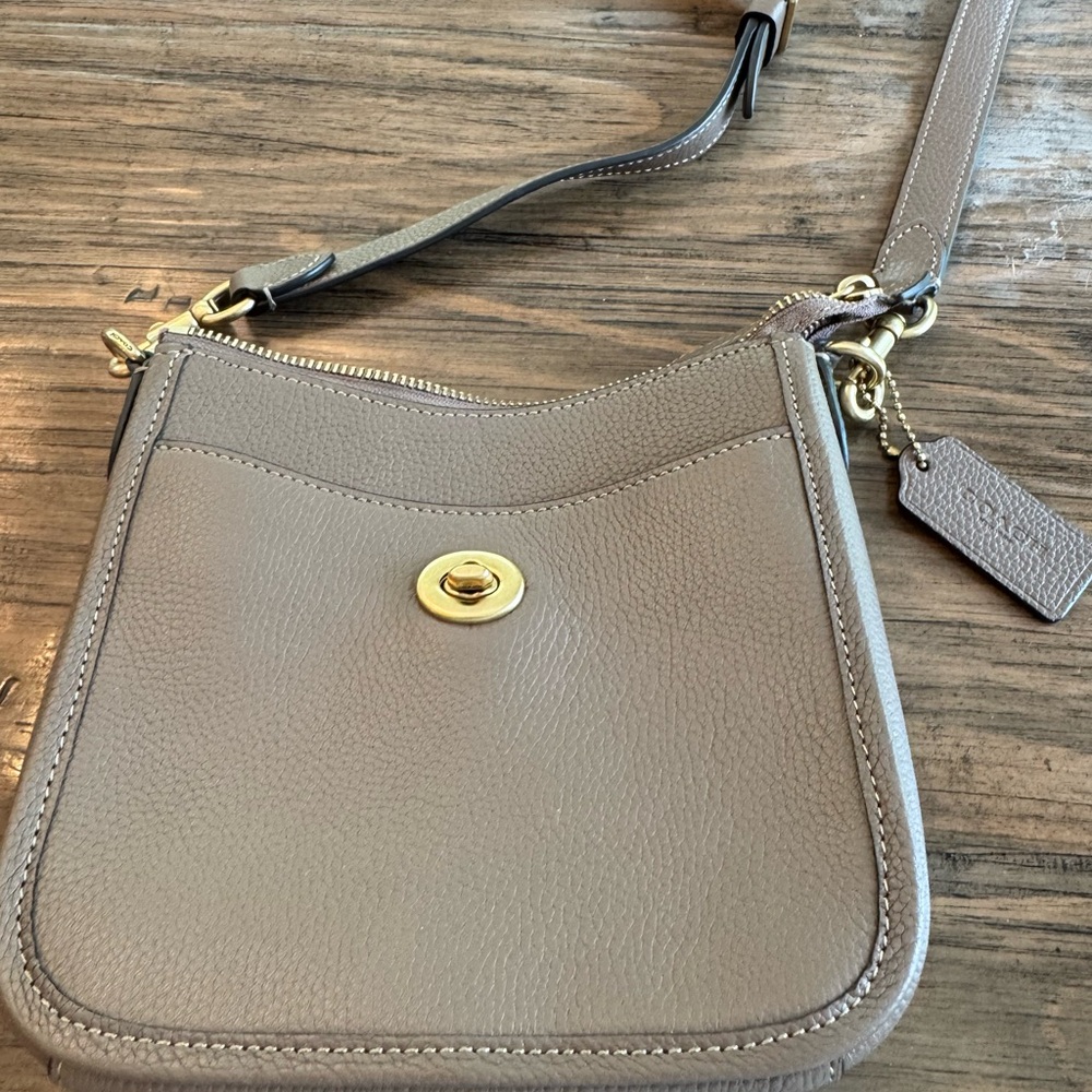 Elegant Gray Leather Shoulder Bag
